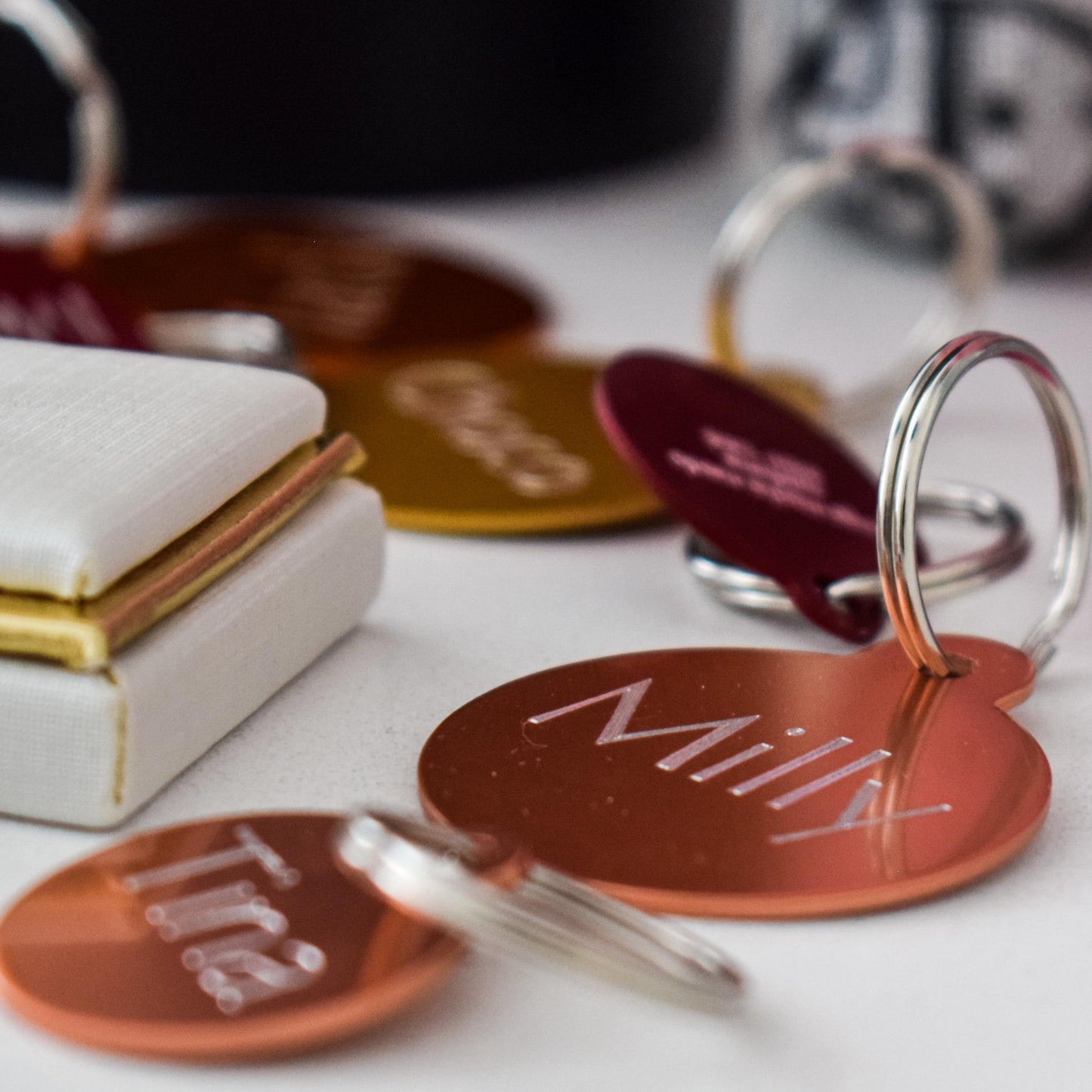 ⚪ Placa metálica redonda – reversible y personalizada